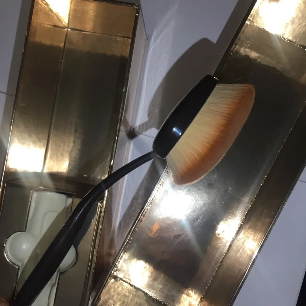 Jouer foundation brush